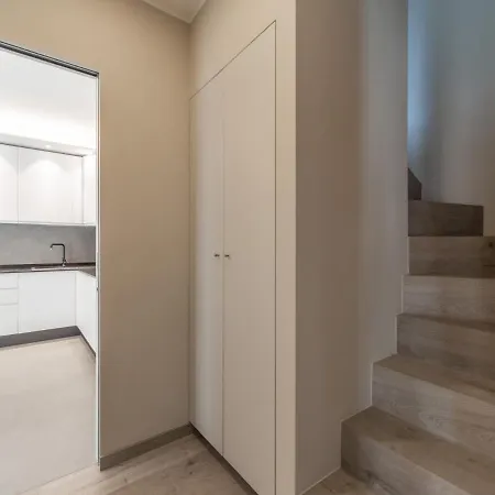The Rent - Spacious In Paolo Sarpi Appartement